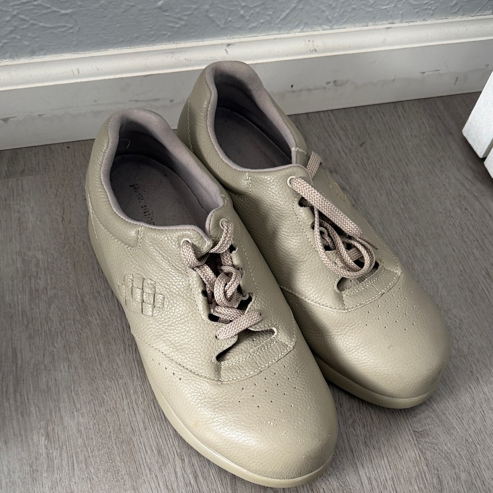 Men's pediatric walking shoes